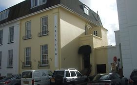 Alister Guest House